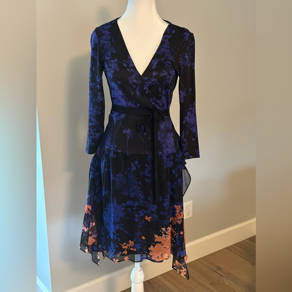 Diane Von Furstenberg Dresses & Skirts - Diane Von Furstenberg Black and Blue Floral Dress